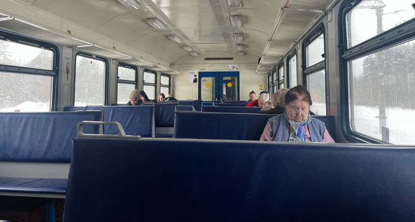 Расписание части пригородных поездов в Кировской области изменится из-за 8 Марта