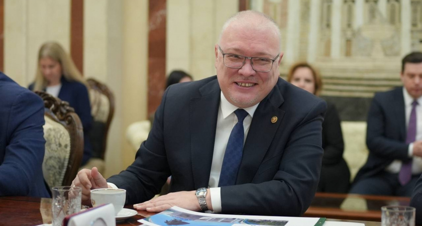 Губернатор Александр Соколов поздравил кировчанок с Международным женским днем