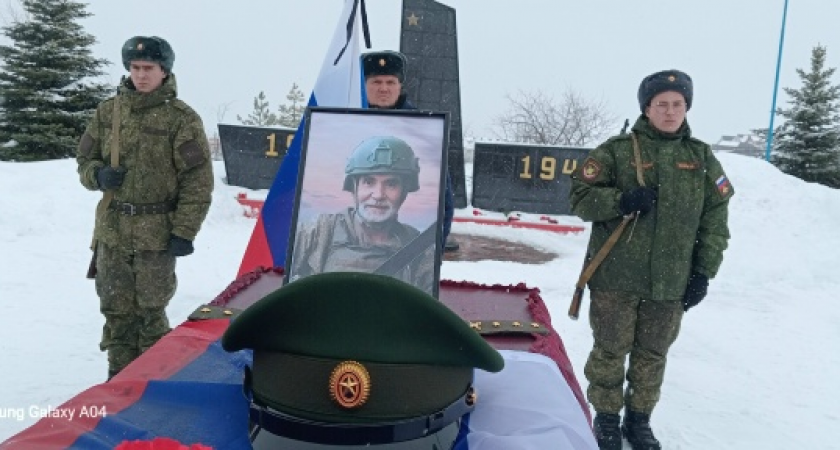 В Малмыжском районе простились с 62-летним бойцом, погибшим в ходе СВО