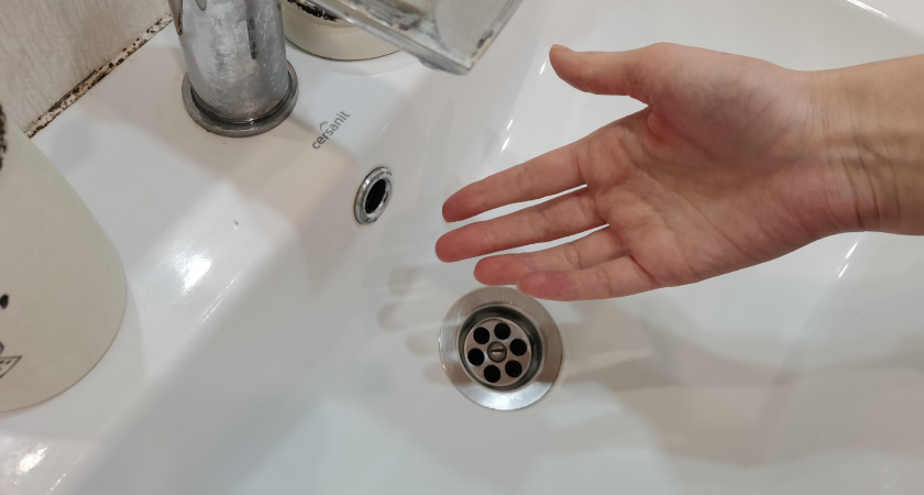 Совет от ушлого сантехника: 1 капля в слив - и канализация больше никогда не засорится