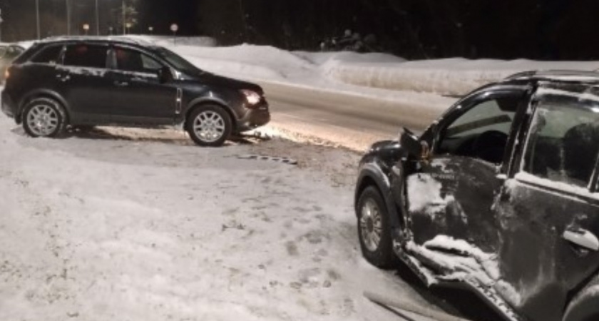 Женщина за рулем Renault покалечилась в жестком ДТП под Кирово-Чепецком