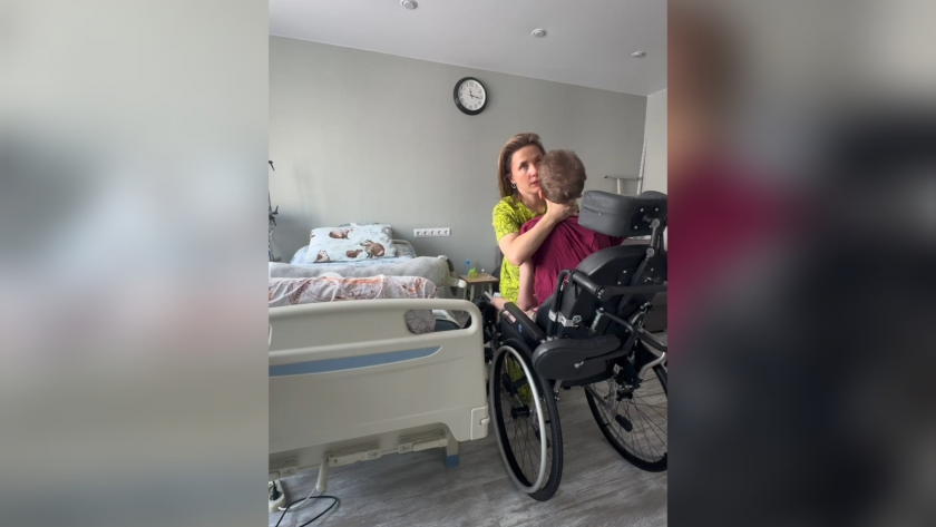 "Был талантливым спортсменом, а сейчас не может напрягать мышцы": 14-летний чепчанин 8 месяцев борется за жизнь после укуса клеща