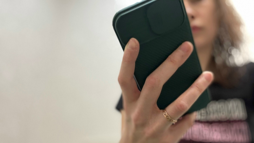 Скажите это — и мошенник бросит трубку: 7 фраз, которые выбивают аферистов из колеи