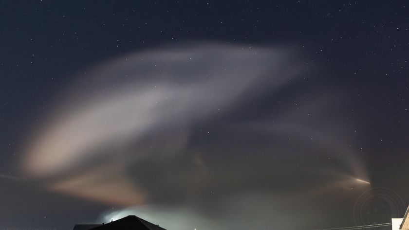 Жители Кировской области увидели "космическую медузу" на фоне полярного сияния