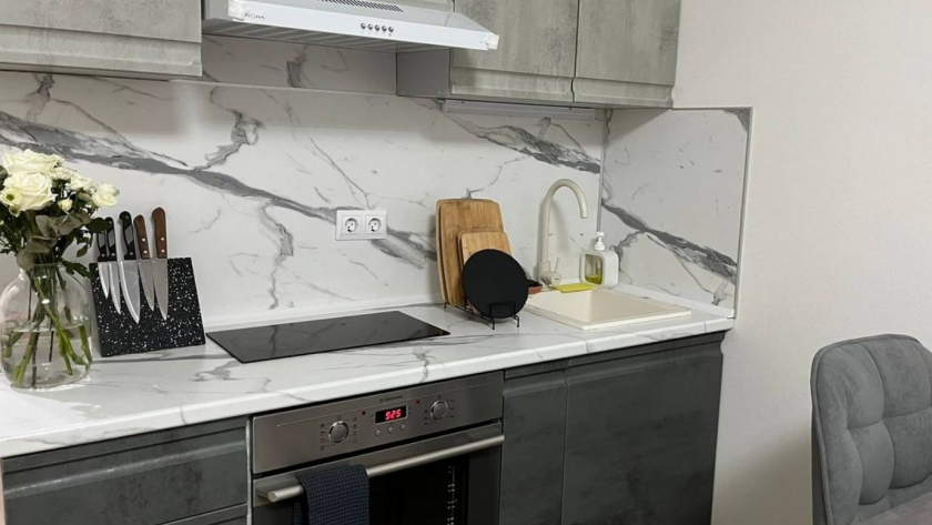 Покупать новый гарнитур на кухню уже не модно: ушлые хозяева нашли классную альтернативу - практично и дешево