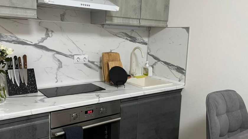 Неряшливую хозяйку выдает кухня - и дело не в грязной посуде: 10 вещей, которых не должно быть на кухне