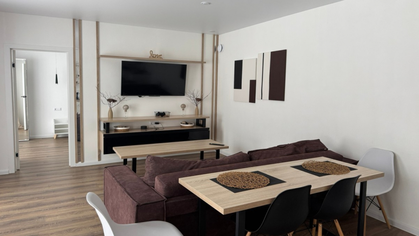 Порядок в квартире держится сам – но только если выстроить систему. Пять правил, о которых не говорят при уборке по выходным