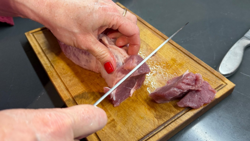 Не при комнатной температуре: как на самом деле надо размораживать мясо - запомните раз и на всю жизнь