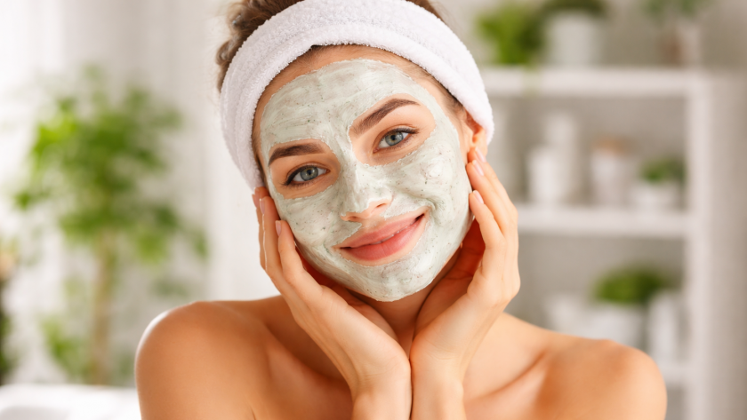 Нашла простой рецепт домашней маски от пигментации — теперь кожа выглядит свежей и сияющей без косметолога