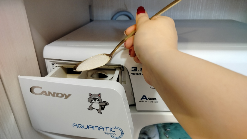 Как сэкономить на стиральном порошке по правилу "10 секунд" и зачем его смешивать с солью — 2 лайфхака, которые изменят вашу стирку