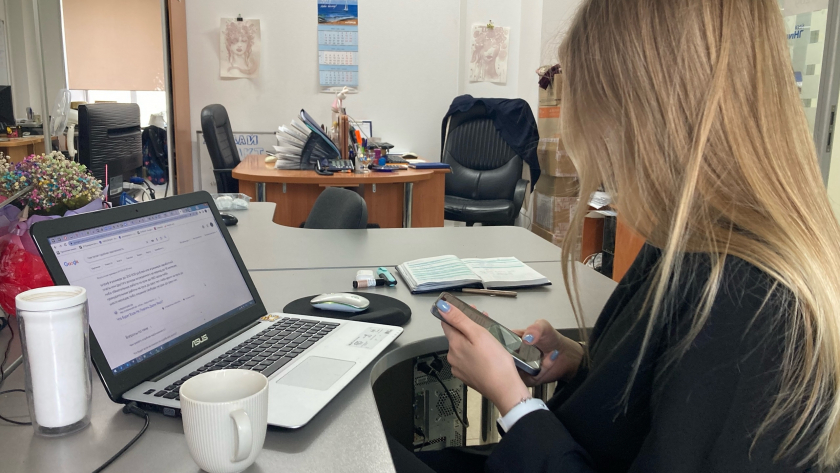 11 сим-карт "повесили" на 23-летнюю кировчанку, пока она была в отпуске