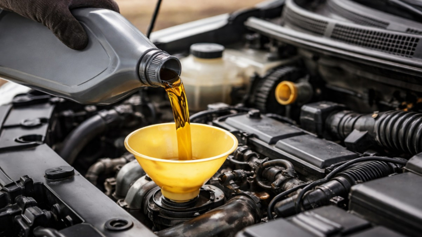 Перешёл на более вязкое масло по совету механика – и пожалел. Вот что на самом деле происходит внутри двигателя при замене