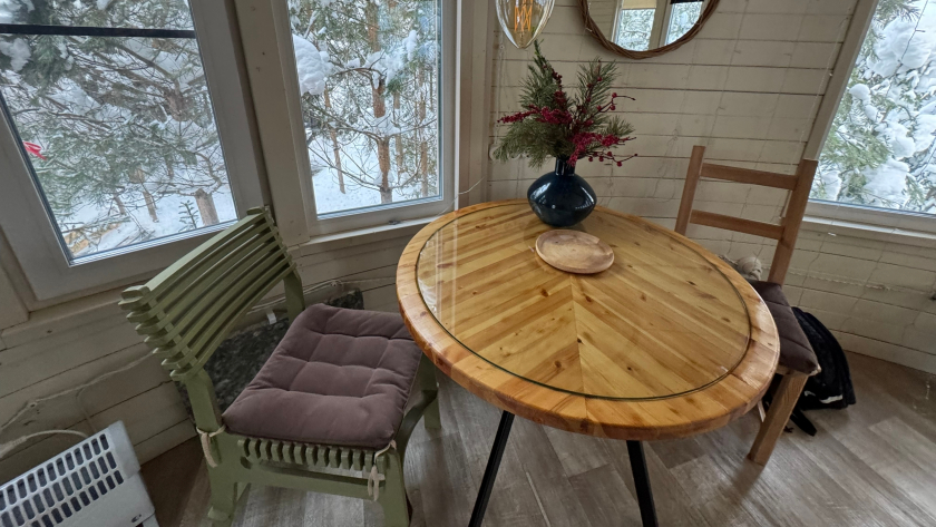 За 10 секунд убрала все царапины с мебели своими руками: простой способ без дорогих средств и лишней возни