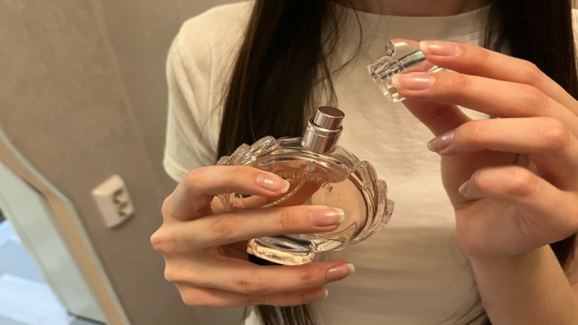 Пудровые ароматы в парфюмерии: откуда берётся эффект пудры, какие ноты его создают и кому они подходят