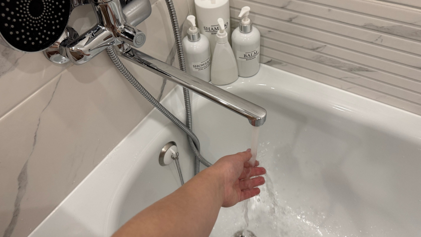 Ванна или душевая кабина: что лучше для хрущёвки — честный разбор без красивых обещаний