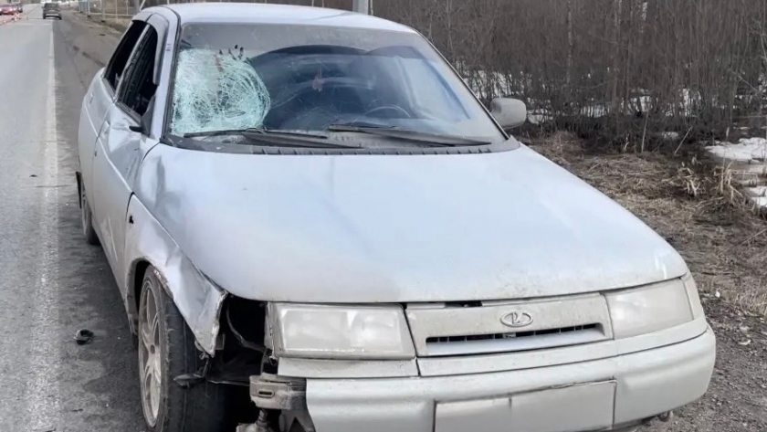 На трассе под Кировом юный водитель задавил женщину, пытаясь уйти от мелкого ДТП