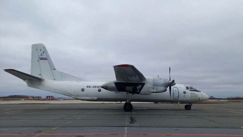 В Кирове совершил посадку транспортный самолет Ан-26