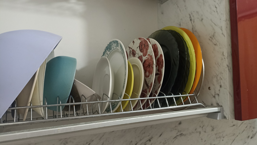 Почему нельзя мыть посуду в гостях - важно знать каждому