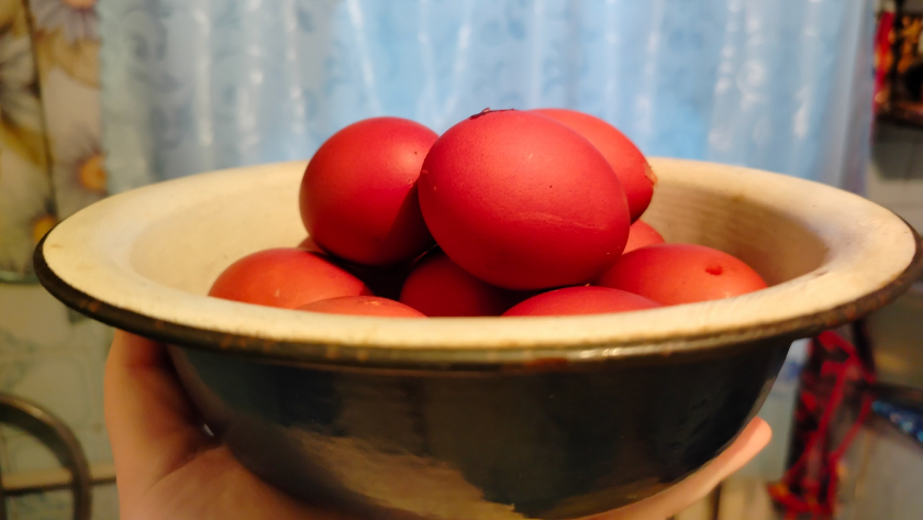 После Пасхи остаются яйца: сколько их можно хранить и когда уже опасно есть