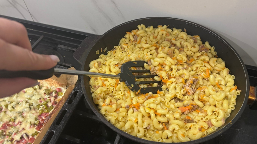 Почему нельзя доедать за другими людьми: бабушки предупреждали, а мы не слушали