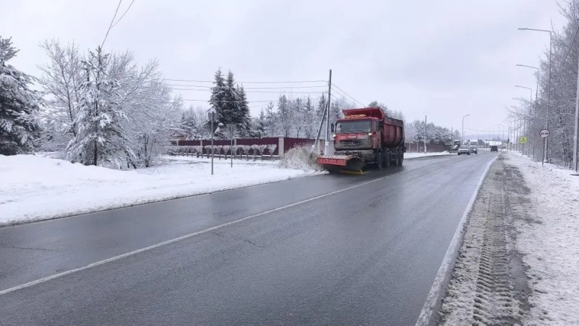 Минтранс Кировской области вывел 93 единиц спецтехники для ликвидации снегопада