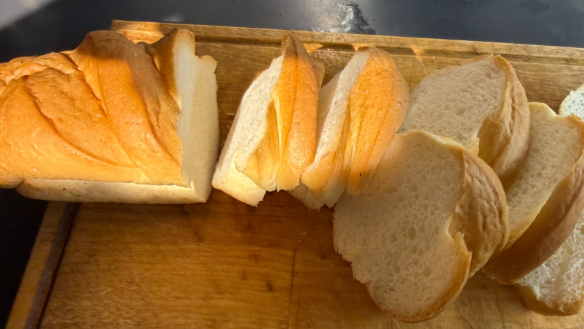 Сестра работает в пекарне и подсказала, как хранить хлеб, чтобы он был неделю свежий