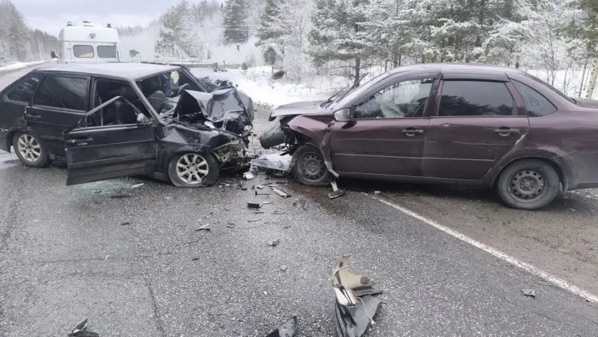 Стали известны детали ДТП с 18-летним и 20-летним водителями в Кировской области