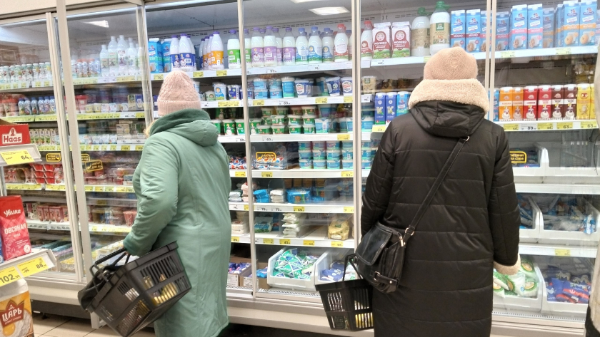 Коров не видно, а молоко есть: работник завода объяснил, как производят молочку без единого животного