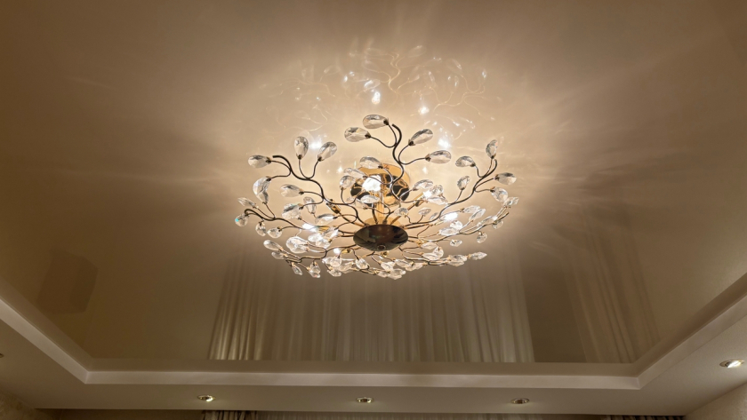 Чем отмыть потолок: лучшие средства, 3 способа для натяжного и окрашенного потолка — без разводов, без химии, без лишних усилий 