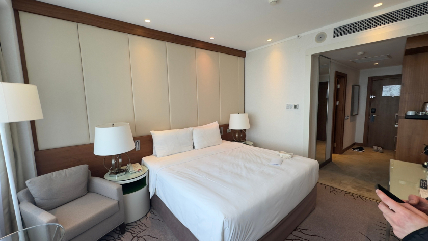 Что важнее для здорового сна: матрас или подушка — мнение сомнолога и 5 признаков, что пора менять каждый из них