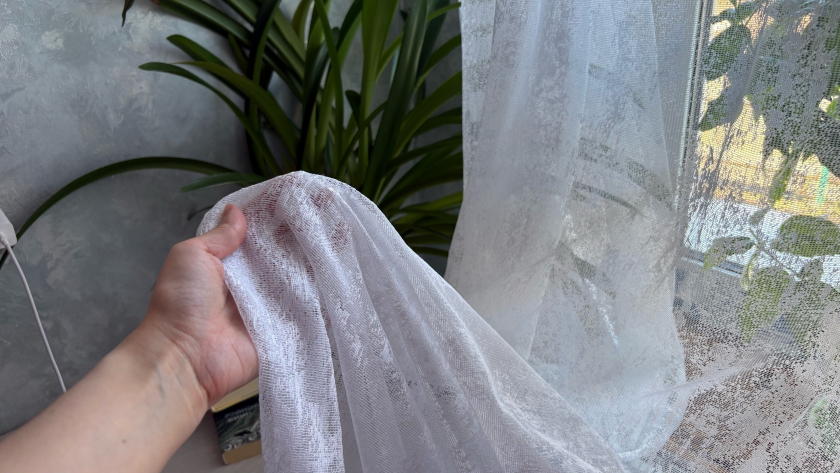 Шторы давно ушли в прошлое: в 2026 их заменяют кассетные жалюзи — без пыли, без сверления, с идеальным затемнением