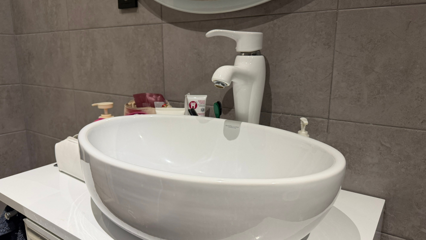 Дорогой ремонт, колхозный вид: 5 деталей в ванной, которые всё портят (и как исправить за час)