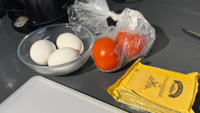 Нож и терка ушли в прошлое: вот как быстро и ровно порезать куриные яйца - жаль, что узнала об этом только в 40