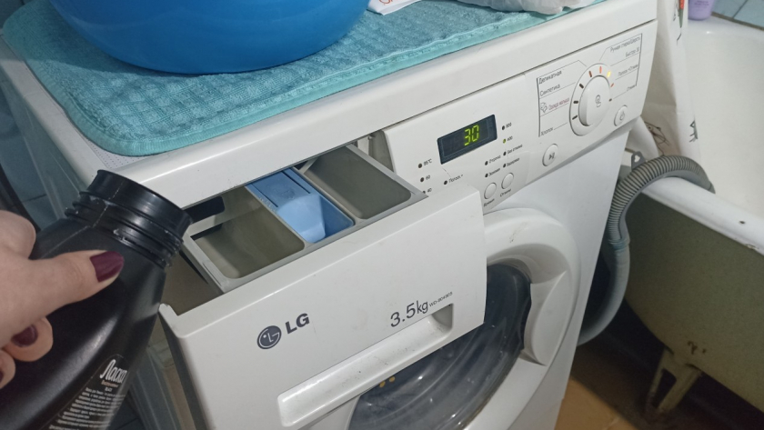 Почему белье сереет после стирки - оказывается, порошки и гели тут ни при чем. Вот как исправить