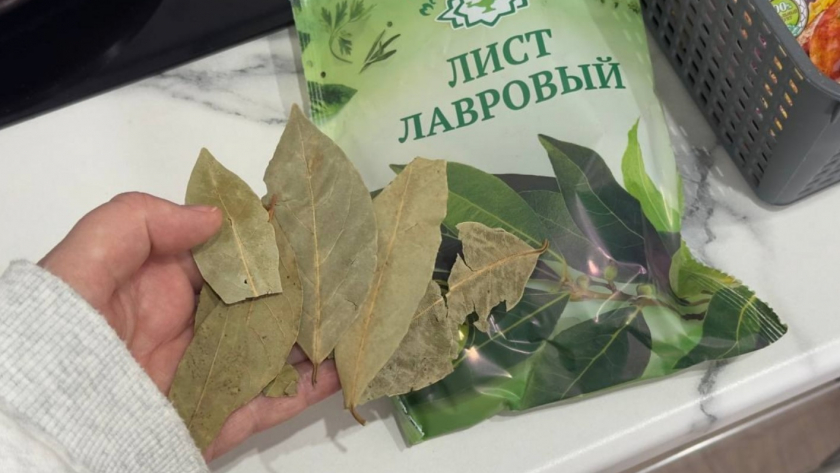 Зачем класть лавровый лист в сахар: бабушкин секрет, который реально работает