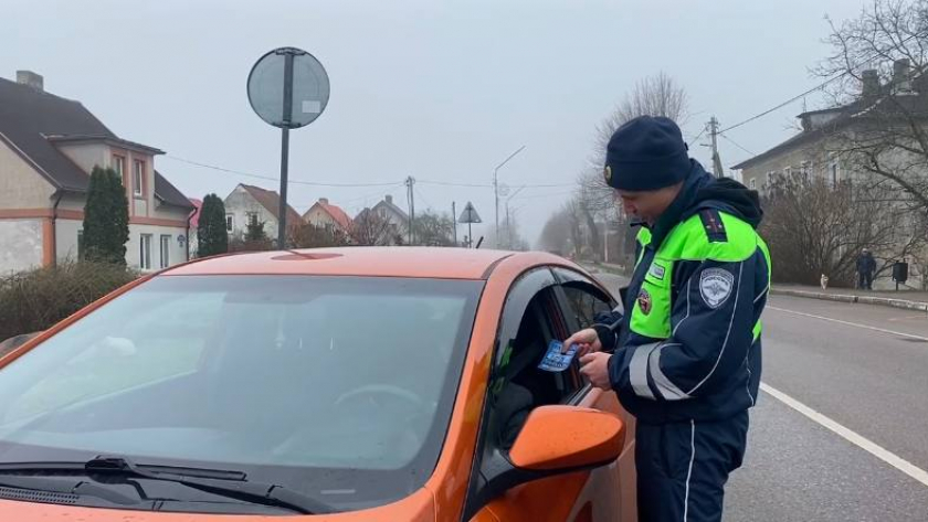 Могут ли лишить водительских прав за распитие алкоголя в припаркованной машине - автоэксперты все разложили по полочкам