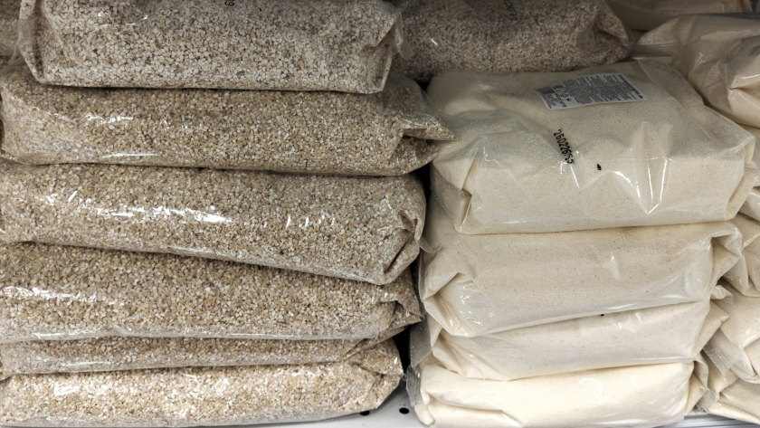 Когда на самом деле их надо замачивать крупы, а когда — нет: 3 главные ошибки, из-за которых каша становится бесполезной