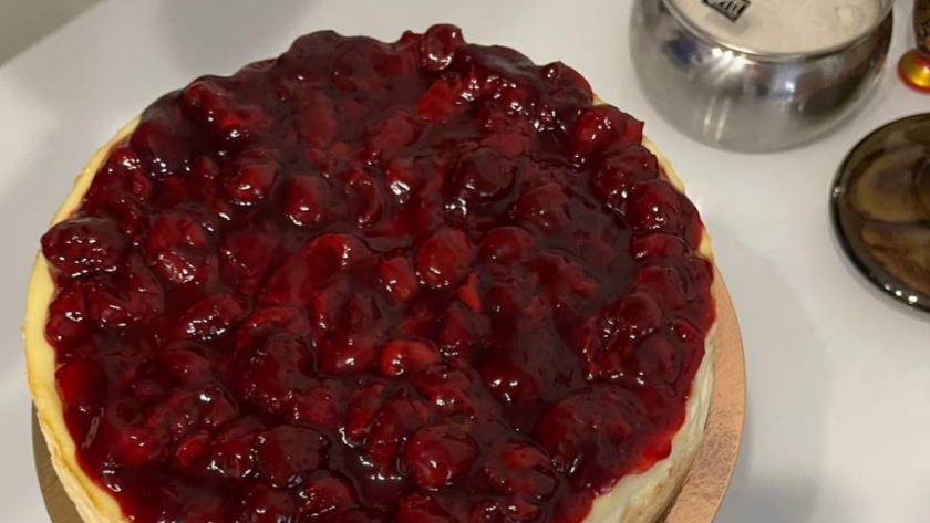 Самый быстрый торт в мире, никакой духовки и муки: как из тонкого лаваша и вишни собрать пирамидку, которая тает во рту