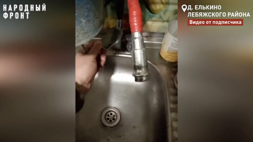 Без воды почти месяц: жители Лебяжского района вынуждена собирать дождевую воду для быта