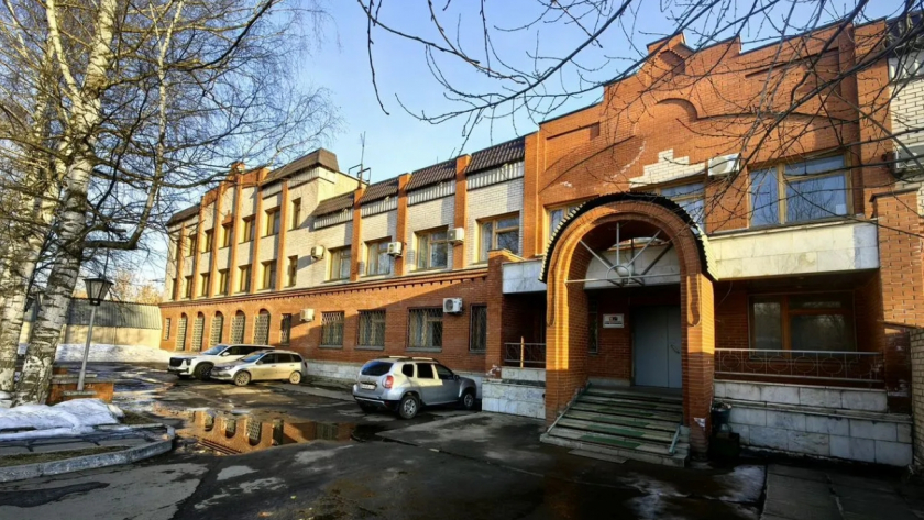 В Кирово-Чепецке продают трехэтажный офис с гаражом-стоянкой за 29 млн рублей