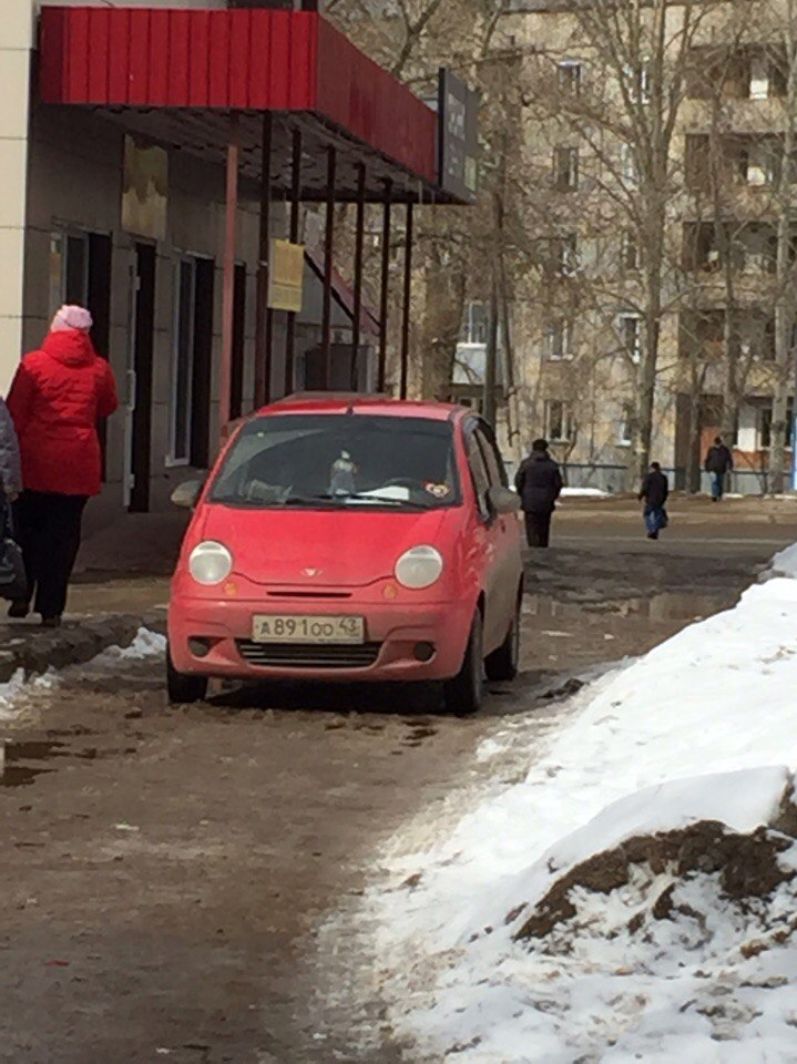 5 фото мастеров парковки в Чепецке