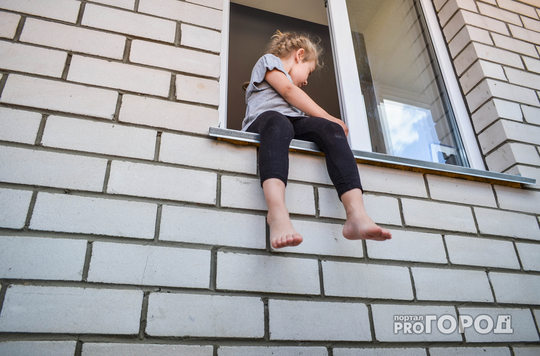В Чепецке 6-летняя девочка выпала из окна