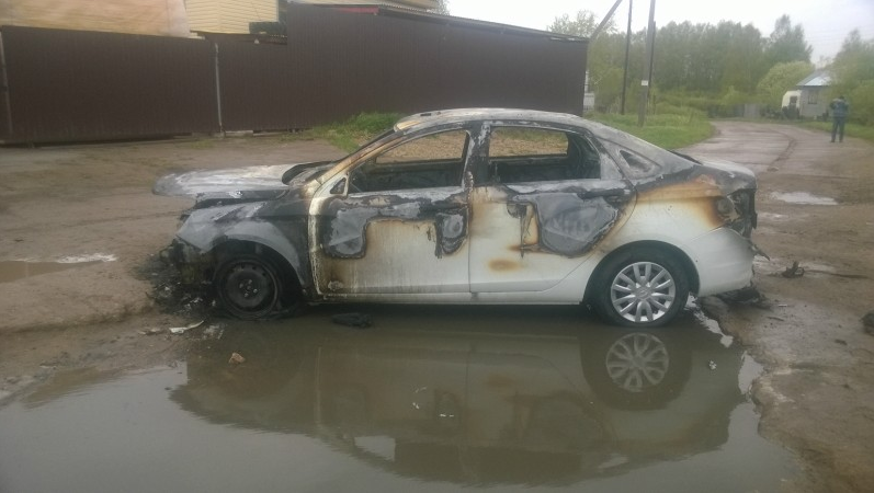 В Кирово-Чепецком районе мужчина поджег авто своего бывшего начальника