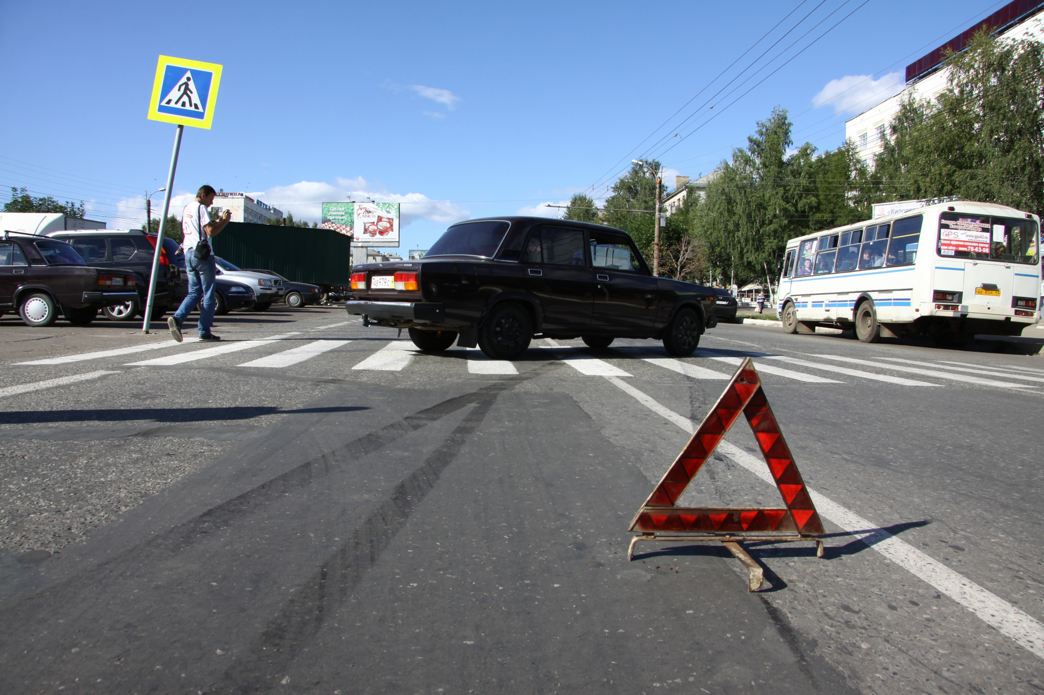 На Луначарского столкнулись два автомобиля