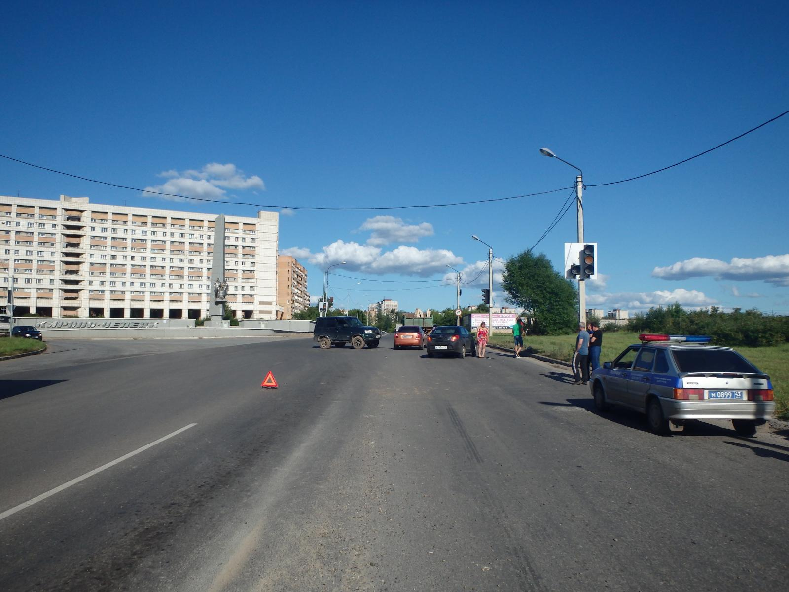 На въезде в Чепецк опрокинулся УАЗ: появились подробности аварии