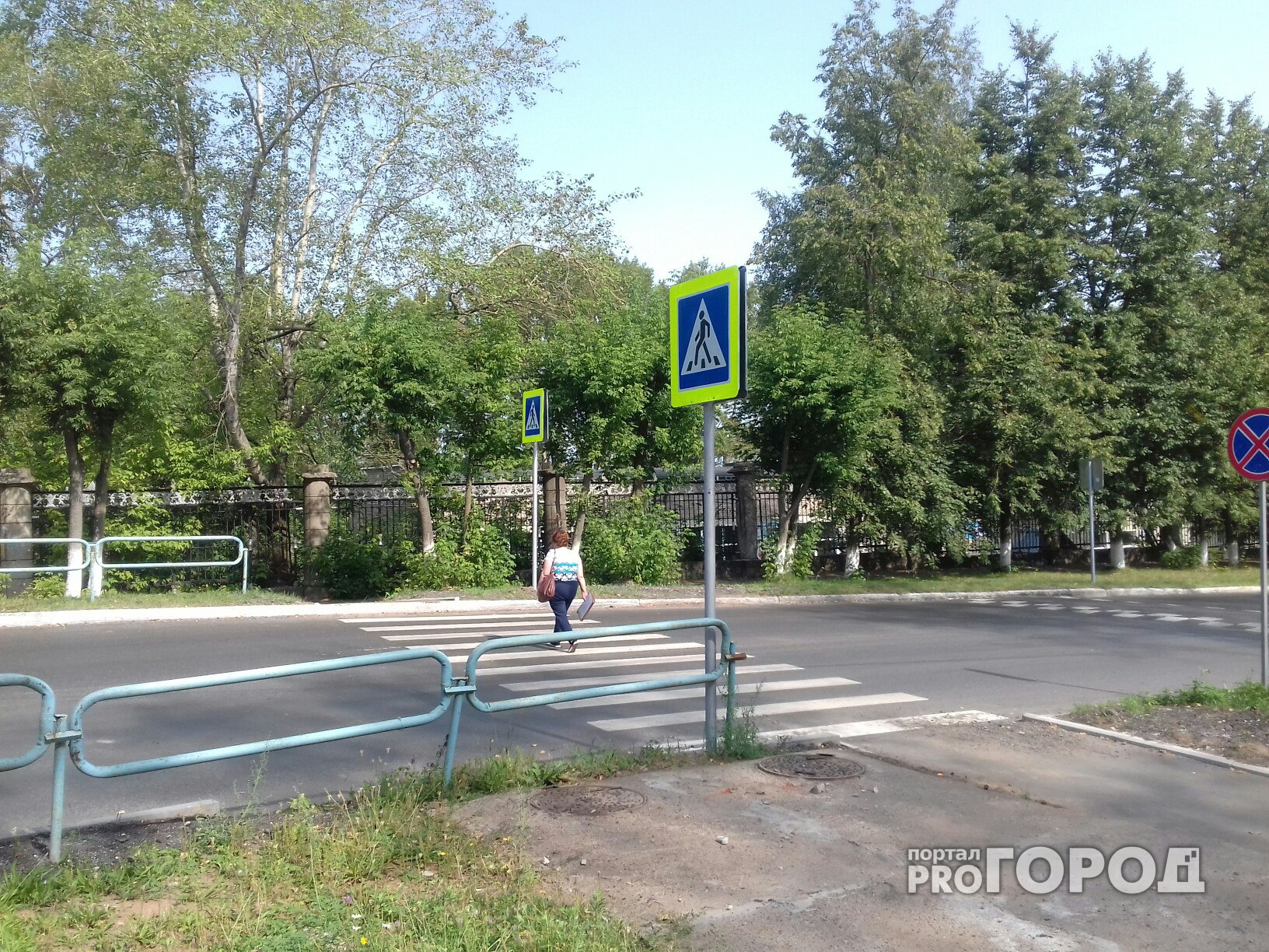 В Чепецке ради безопасности перенесут светофор, стоящий рядом со школой