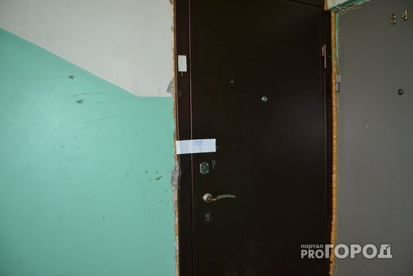 «Черви ползли из розеток»: в Кирове жители дома страдают из-за одной квартиры