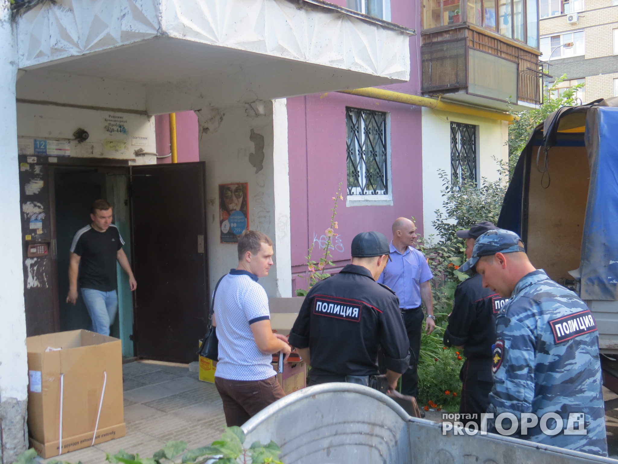 В Кирове в подъезде одного из домов обнаружено тело 26-летней девушки