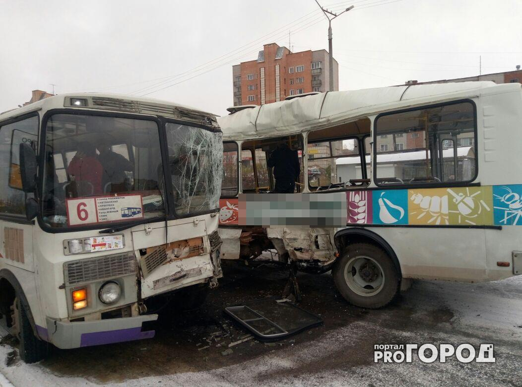 Авария у ТЦ «Бум»: при столкновении автобусов пострадали восемь человек