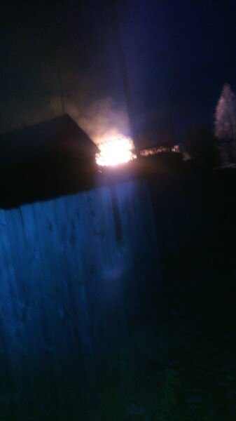 В Чепецком районе сгорел жилой дом: на месте работали 20 спасателей